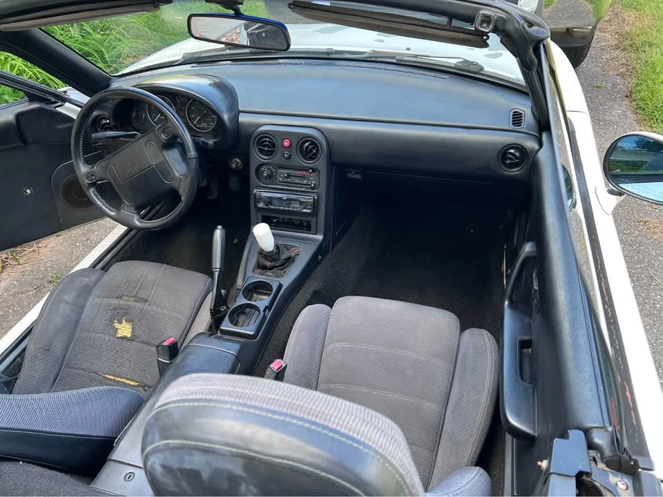 1992 Mazda NA MX-5 Miata - Image 9 of 10