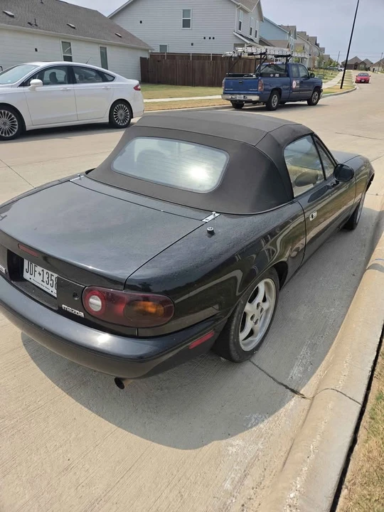 1992 Mazda NA MX-5 Miata - Image 5 of 10