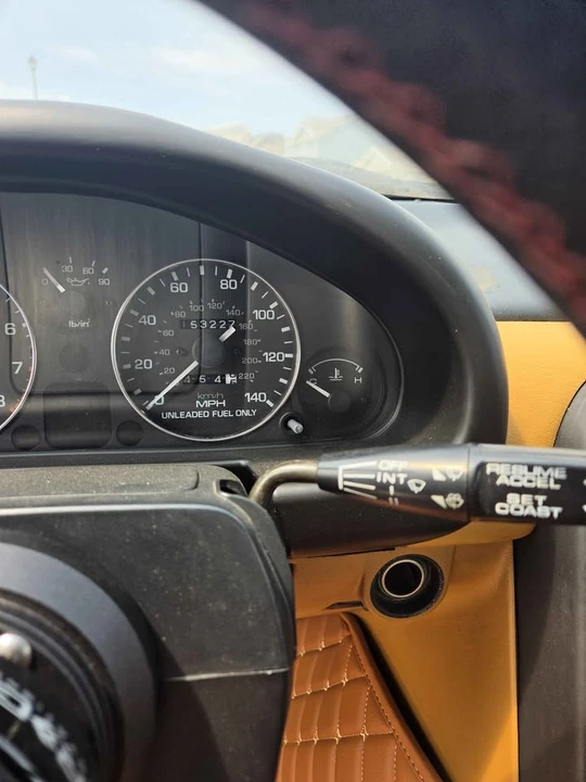 1992 Mazda NA MX-5 Miata - Image 8 of 10