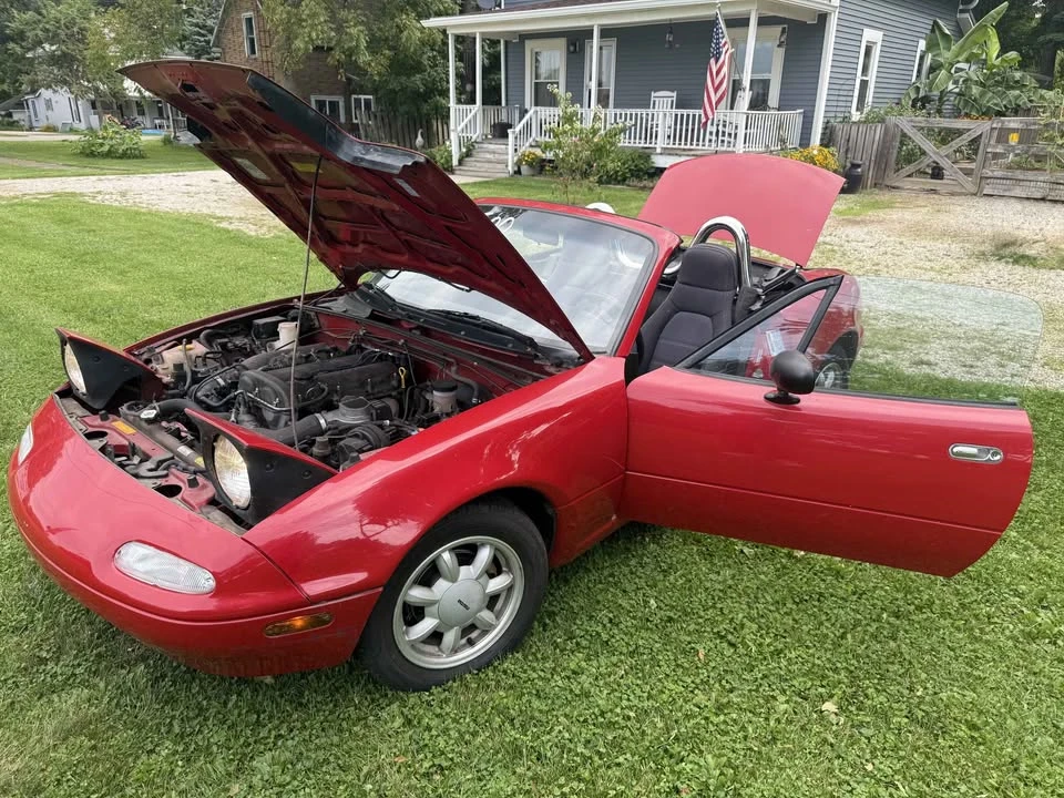 1992 Mazda NA MX-5 Miata - Image 4 of 11