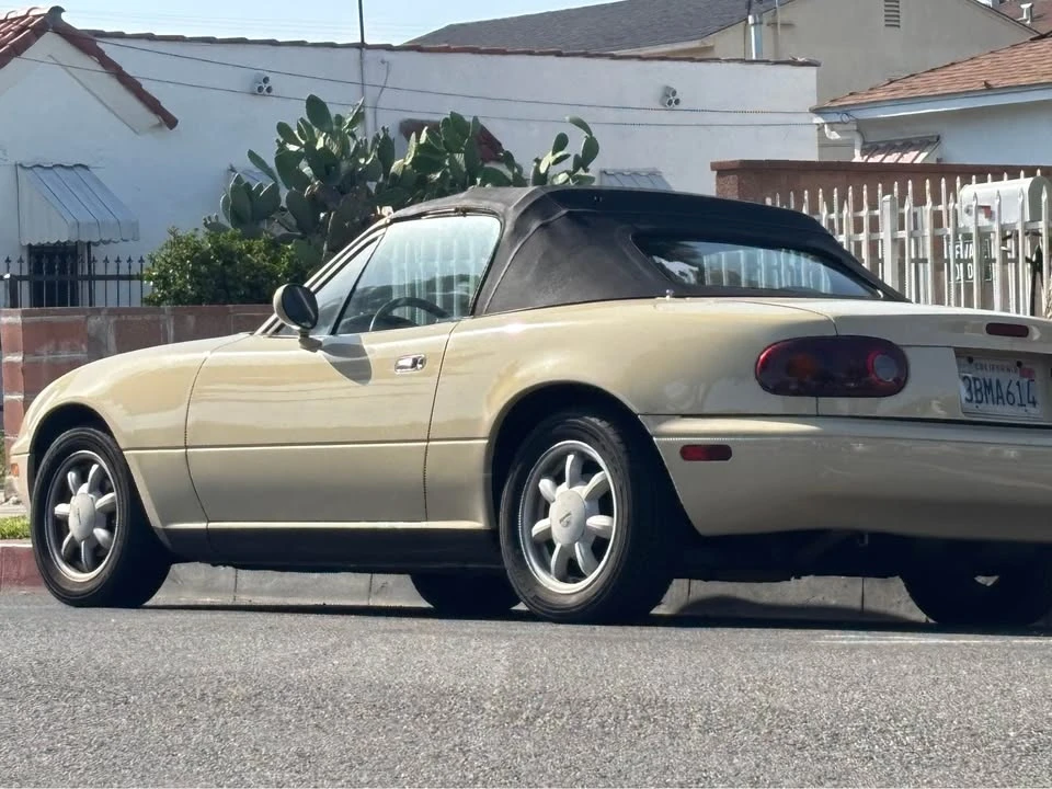1992 Mazda NA MX-5 Miata - Image 5 of 19