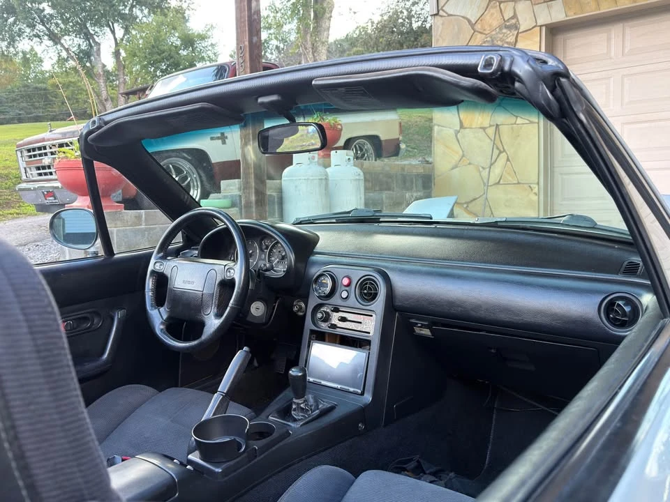 1992 Mazda NA MX-5 Miata - Image 6 of 11