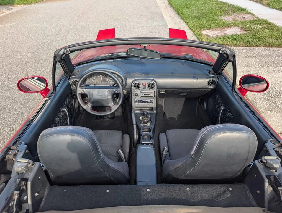 1992 Mazda NA MX-5 Miata - Image 6 of 15