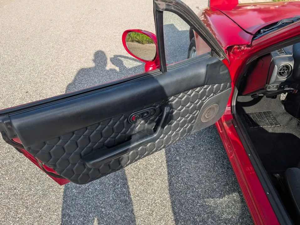 1992 Mazda NA MX-5 Miata - Image 8 of 15