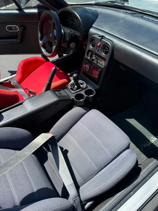 1992 Mazda NA MX-5 Miata - Image 7 of 9