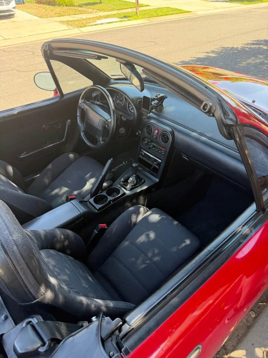 1992 Mazda NA MX-5 Miata - Image 9 of 11