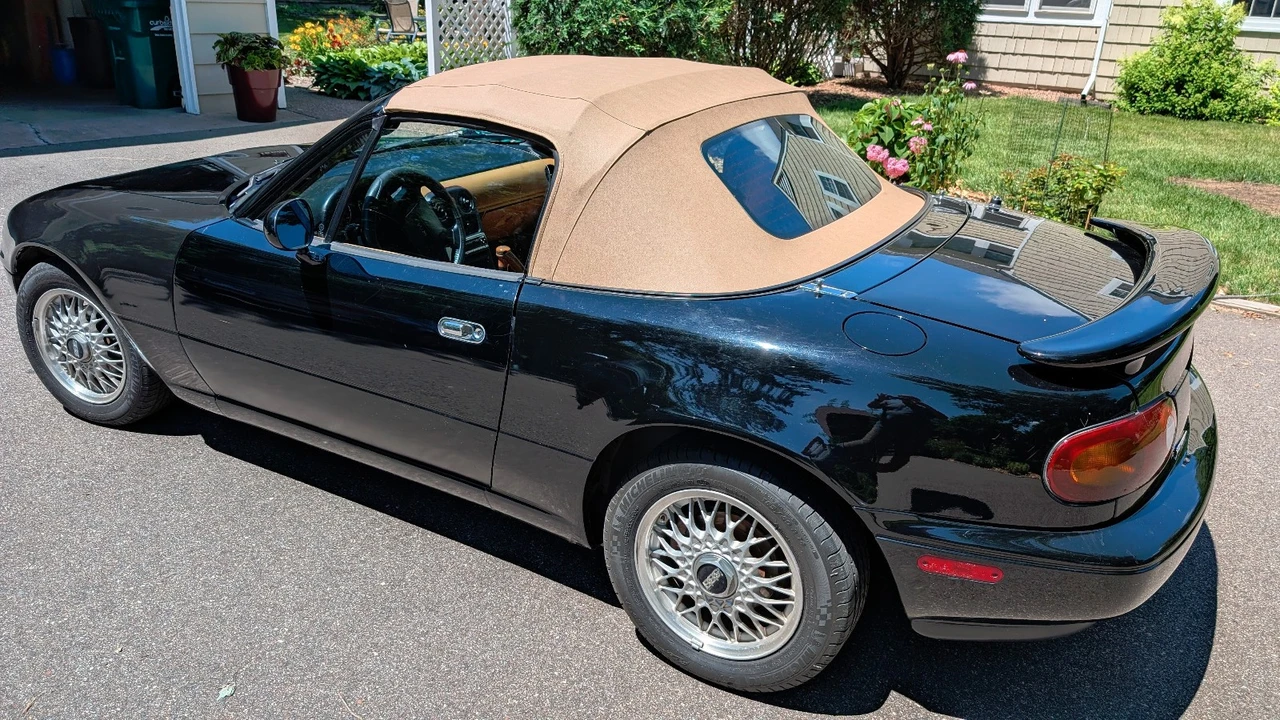 1992 Mazda NA MX-5 Miata - Image 5 of 8