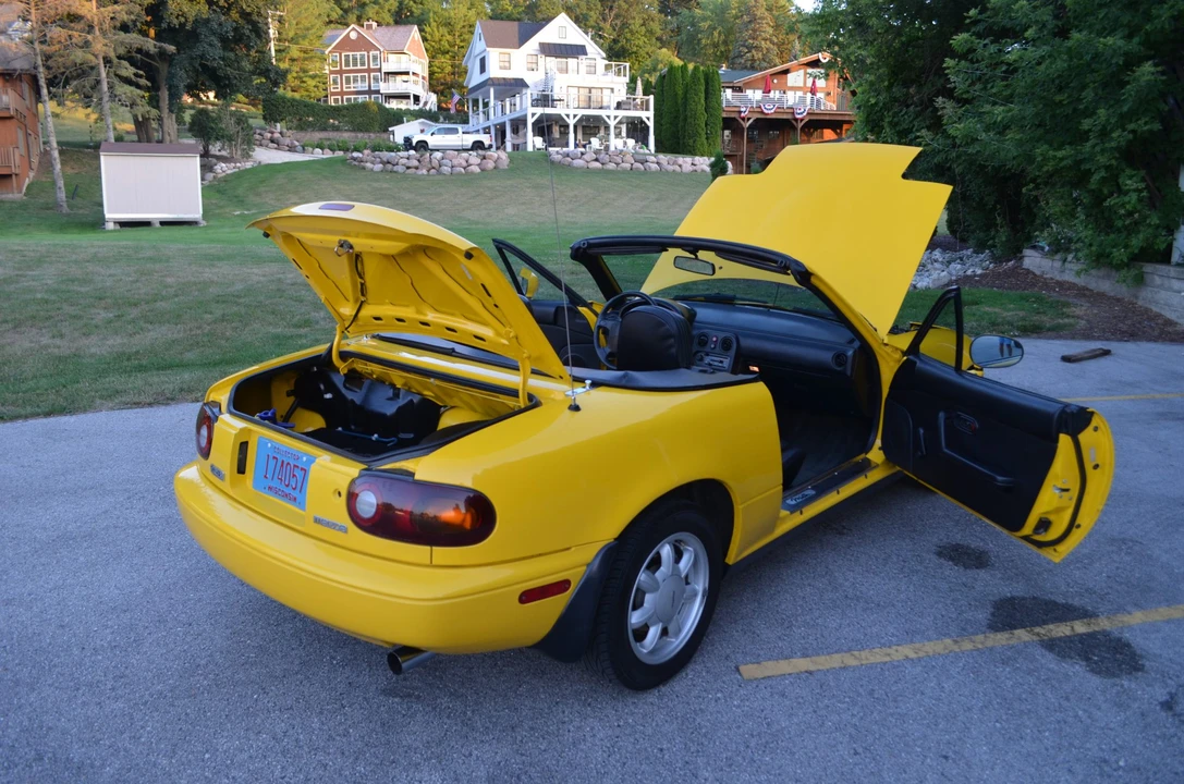 1992 Mazda NA MX-5 Miata - Image 28 of 31