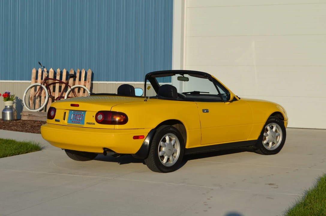 1992 Mazda NA MX-5 Miata - Image 13 of 31
