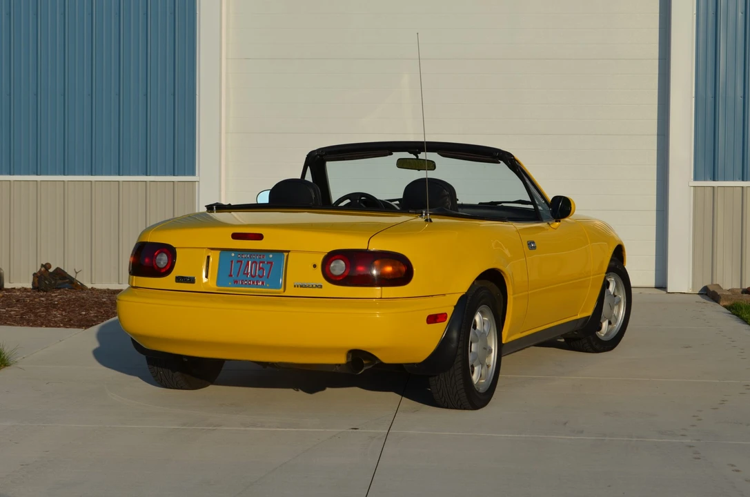 1992 Mazda NA MX-5 Miata - Image 16 of 31