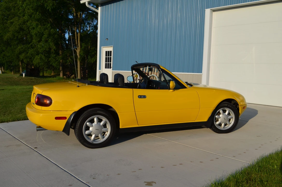 1992 Mazda NA MX-5 Miata - Image 11 of 31