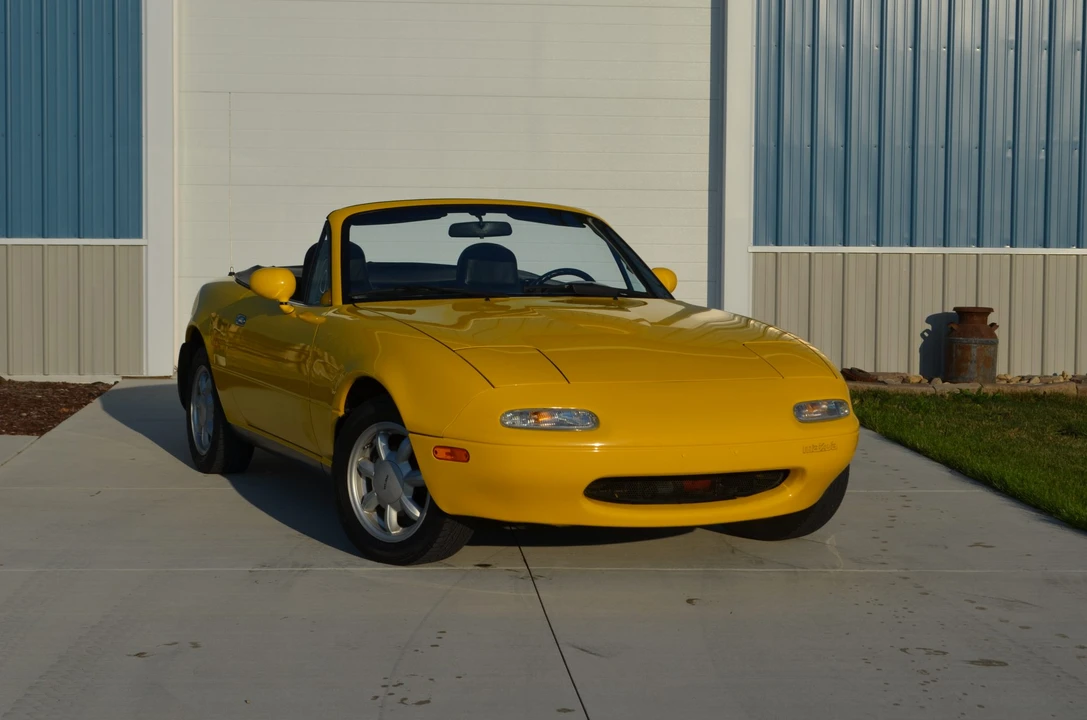 1992 Mazda NA MX-5 Miata - Image 9 of 31