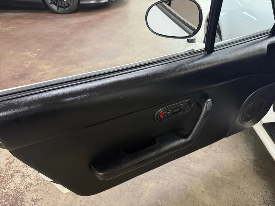 1992 Mazda NA MX-5 Miata - Image 11 of 25