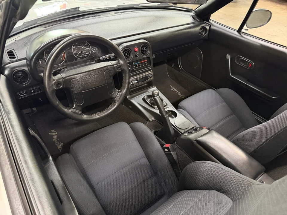 1992 Mazda NA MX-5 Miata - Image 25 of 25