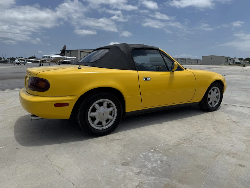 1992 Mazda NA MX-5 Miata - Image 29 of 31