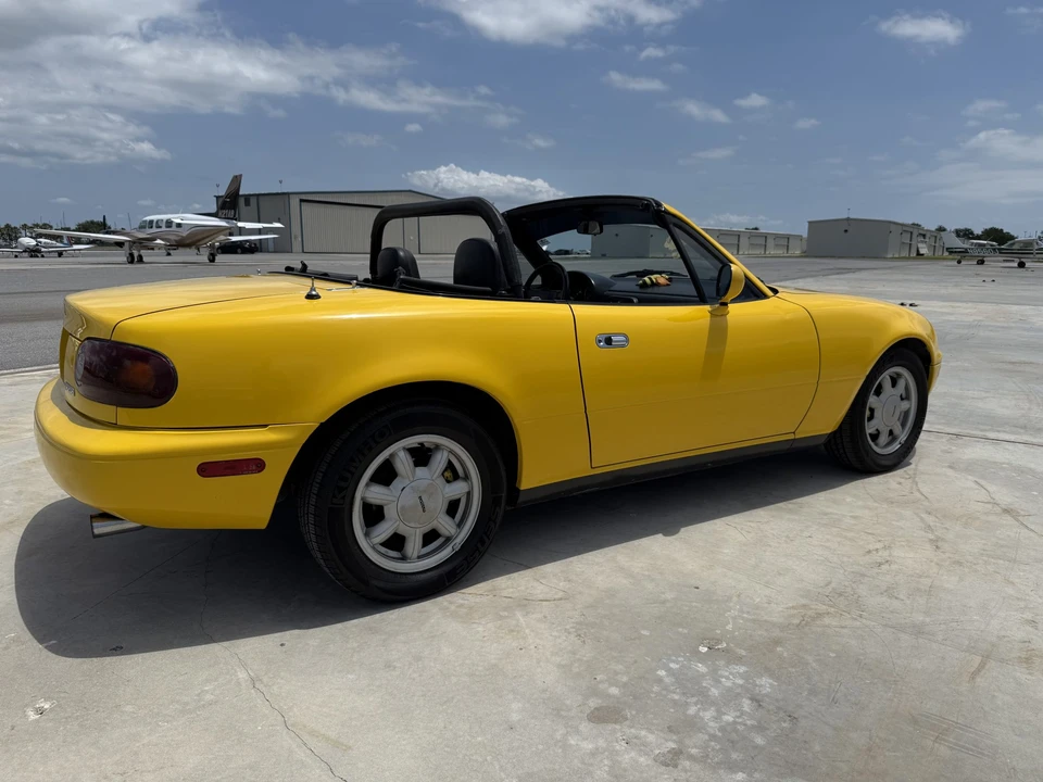 1992 Mazda NA MX-5 Miata - Image 10 of 31