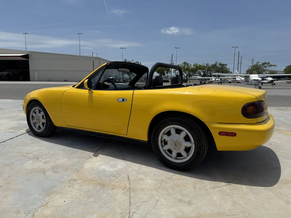 1992 Mazda NA MX-5 Miata - Image 6 of 31