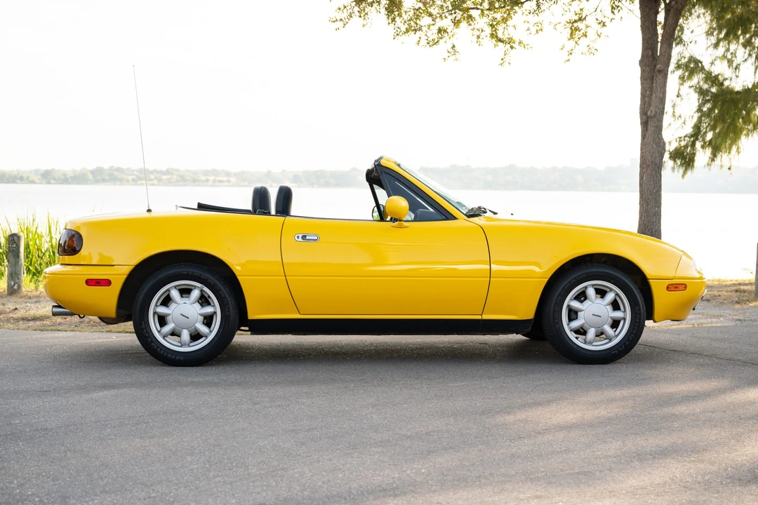 1992 Mazda NA MX-5 Miata - Image 14 of 31
