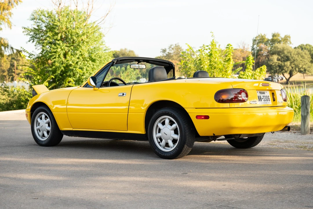 1992 Mazda NA MX-5 Miata - Image 11 of 31