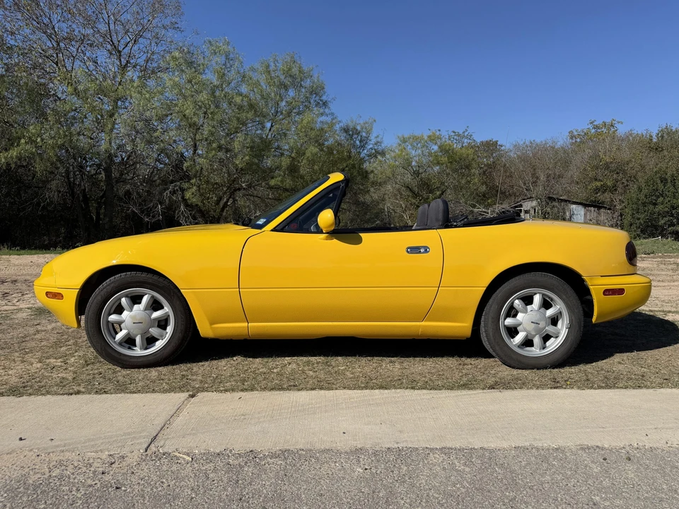 1992 Mazda NA MX-5 Miata - Image 9 of 31