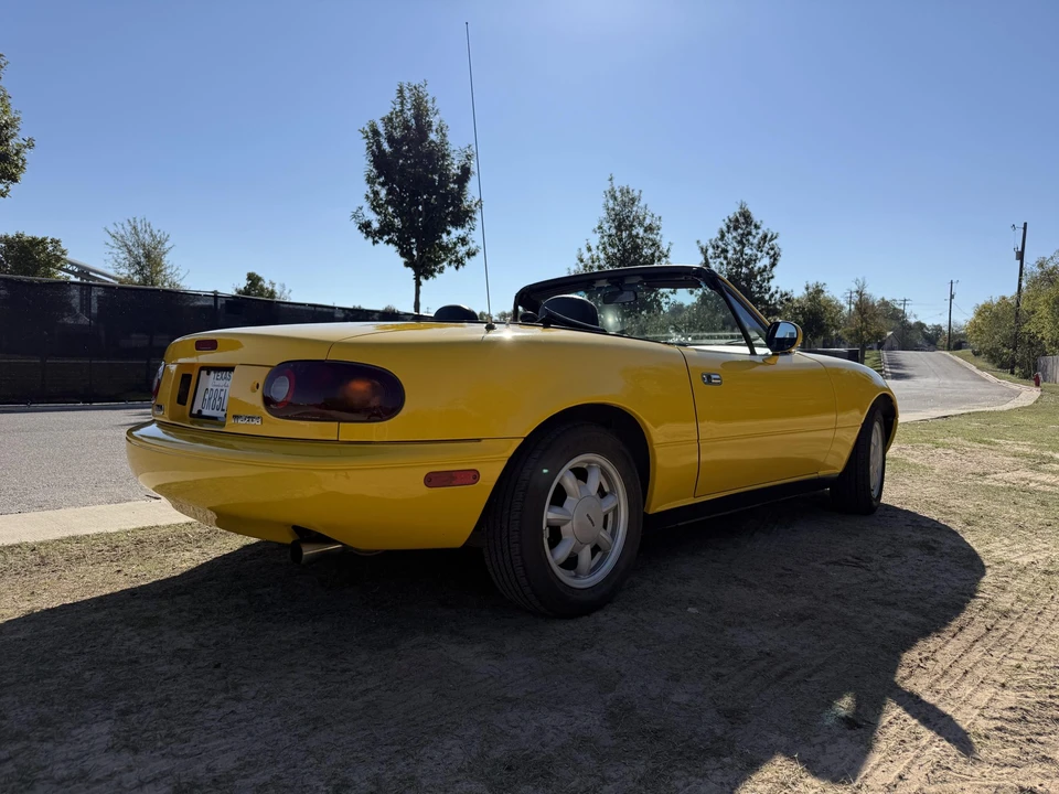 1992 Mazda NA MX-5 Miata - Image 6 of 31