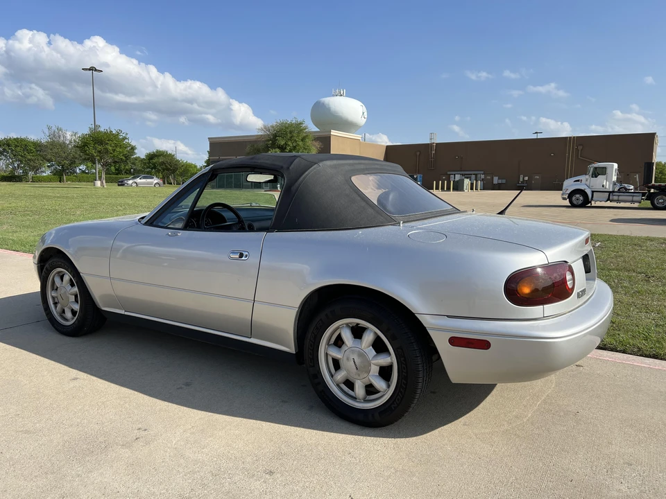 1992 Mazda NA MX-5 Miata - Image 18 of 24