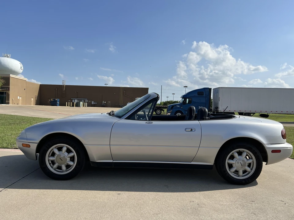1992 Mazda NA MX-5 Miata - Image 11 of 24