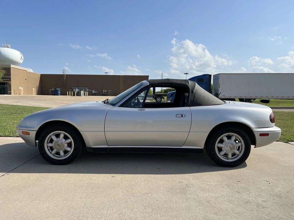 1992 Mazda NA MX-5 Miata - Image 17 of 24