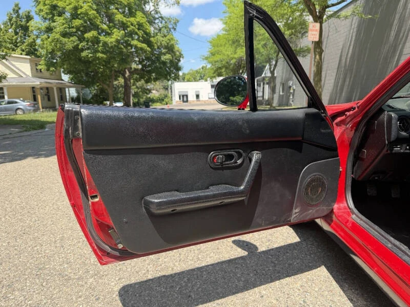 1992 Mazda NA MX-5 Miata - Image 9 of 15