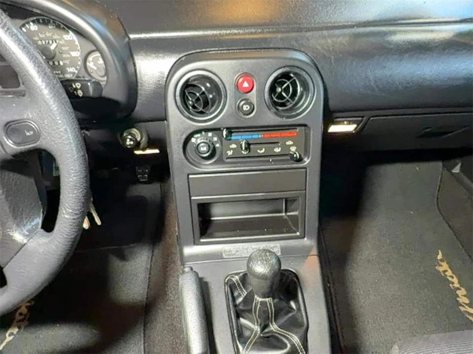 1992 Mazda NA MX-5 Miata - Image 18 of 31