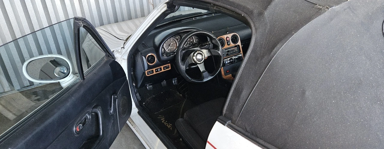 1992 Mazda NA MX-5 Miata - Image 11 of 12