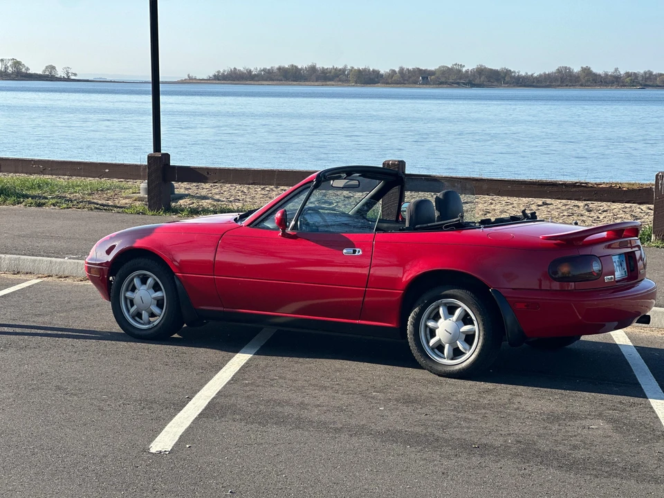1992 Mazda NA MX-5 Miata - Image 11 of 28