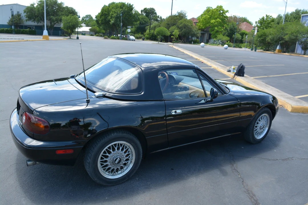 1992 Mazda NA MX-5 Miata - Image 11 of 31