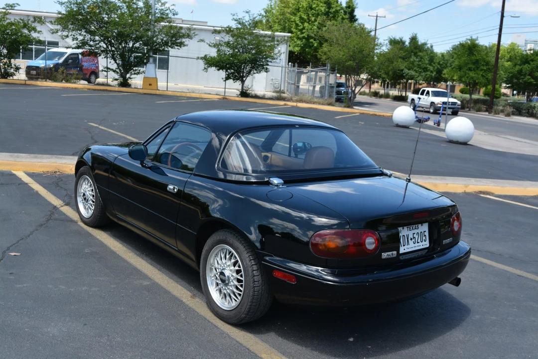1992 Mazda NA MX-5 Miata - Image 7 of 31