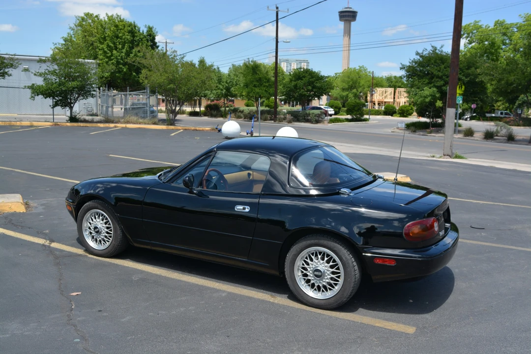 1992 Mazda NA MX-5 Miata - Image 6 of 31
