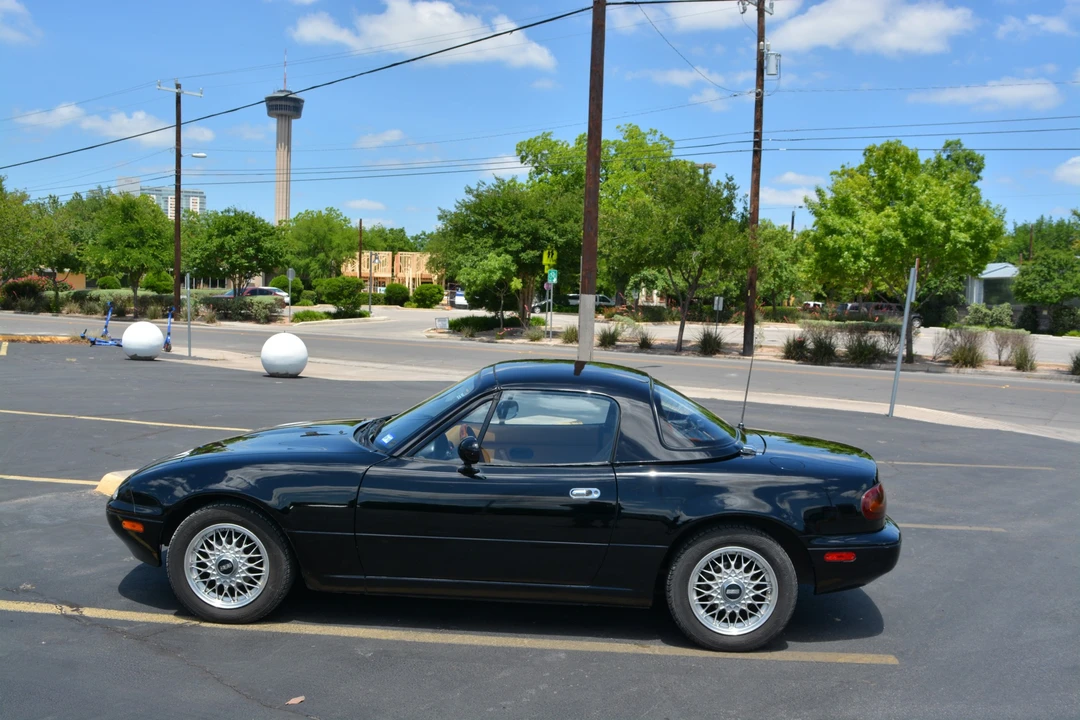 1992 Mazda NA MX-5 Miata - Image 5 of 31