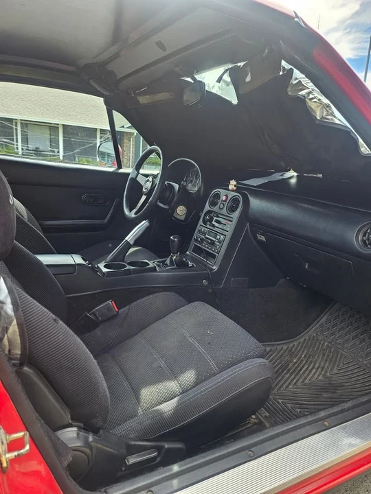1992 Mazda NA MX-5 Miata - Image 7 of 12