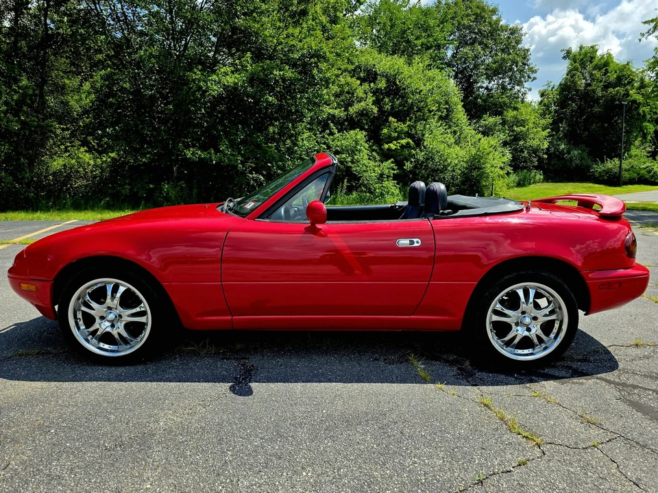 1992 Mazda NA MX-5 Miata - Image 8 of 31