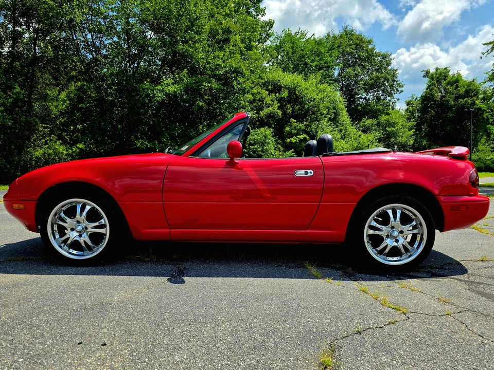 1992 Mazda NA MX-5 Miata - Image 9 of 31
