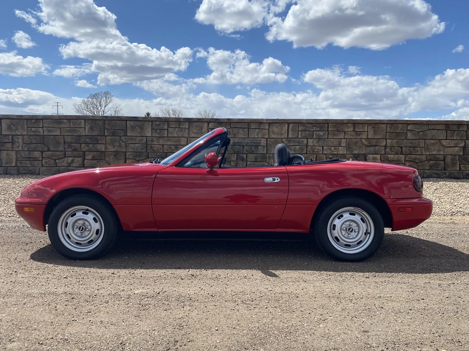 1992 Mazda NA MX-5 Miata - Image 9 of 31
