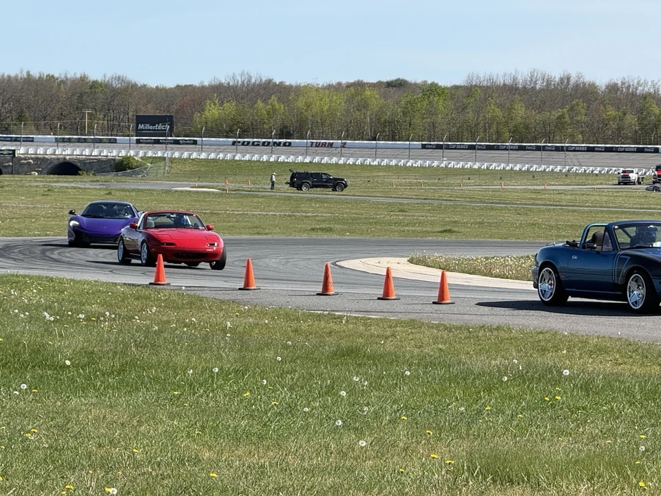 1992 Mazda NA MX-5 Miata - Image 11 of 12