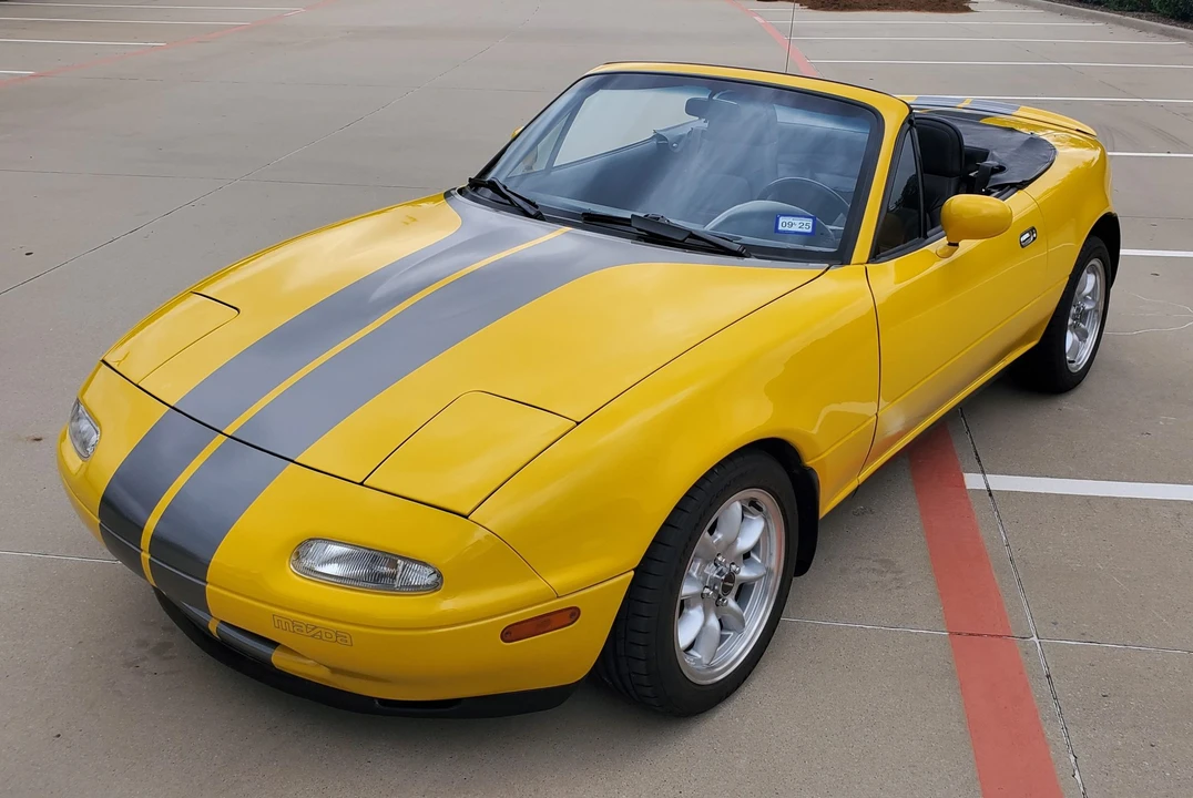 1992 Mazda NA MX-5 Miata - Image 2 of 31