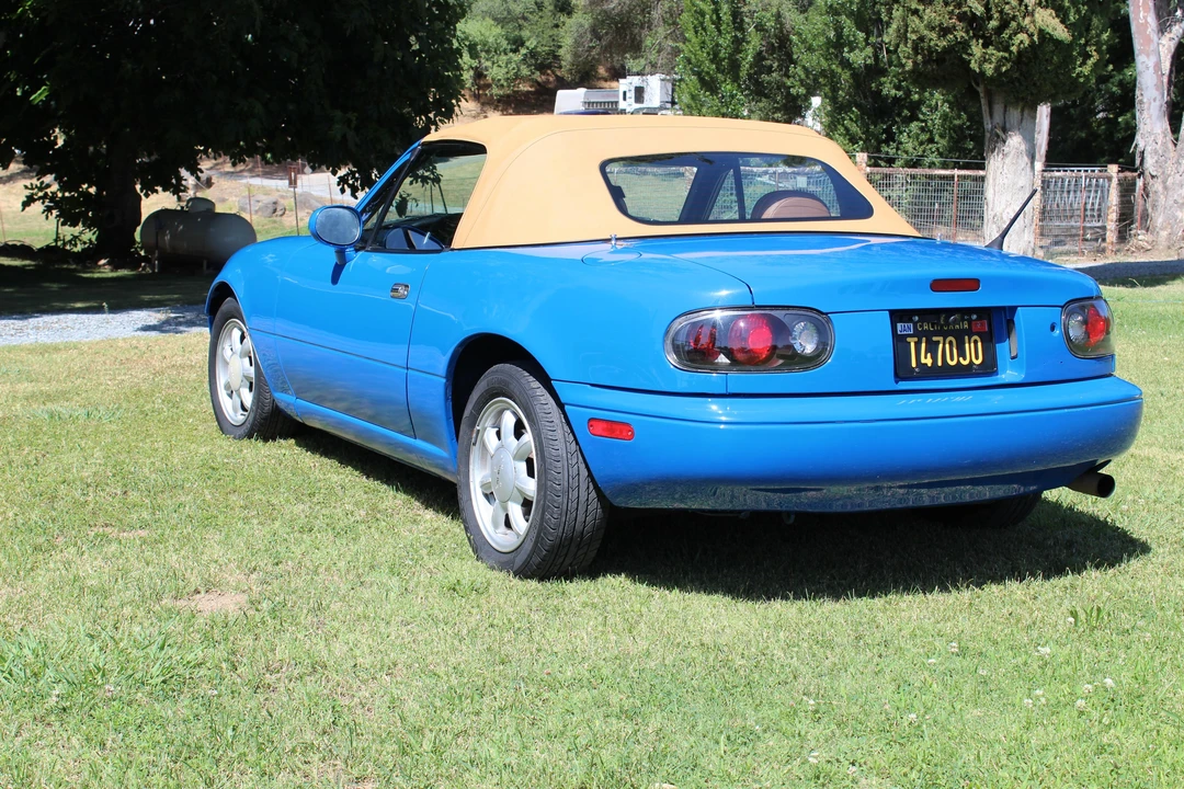 1992 Mazda NA MX-5 Miata - Image 16 of 21