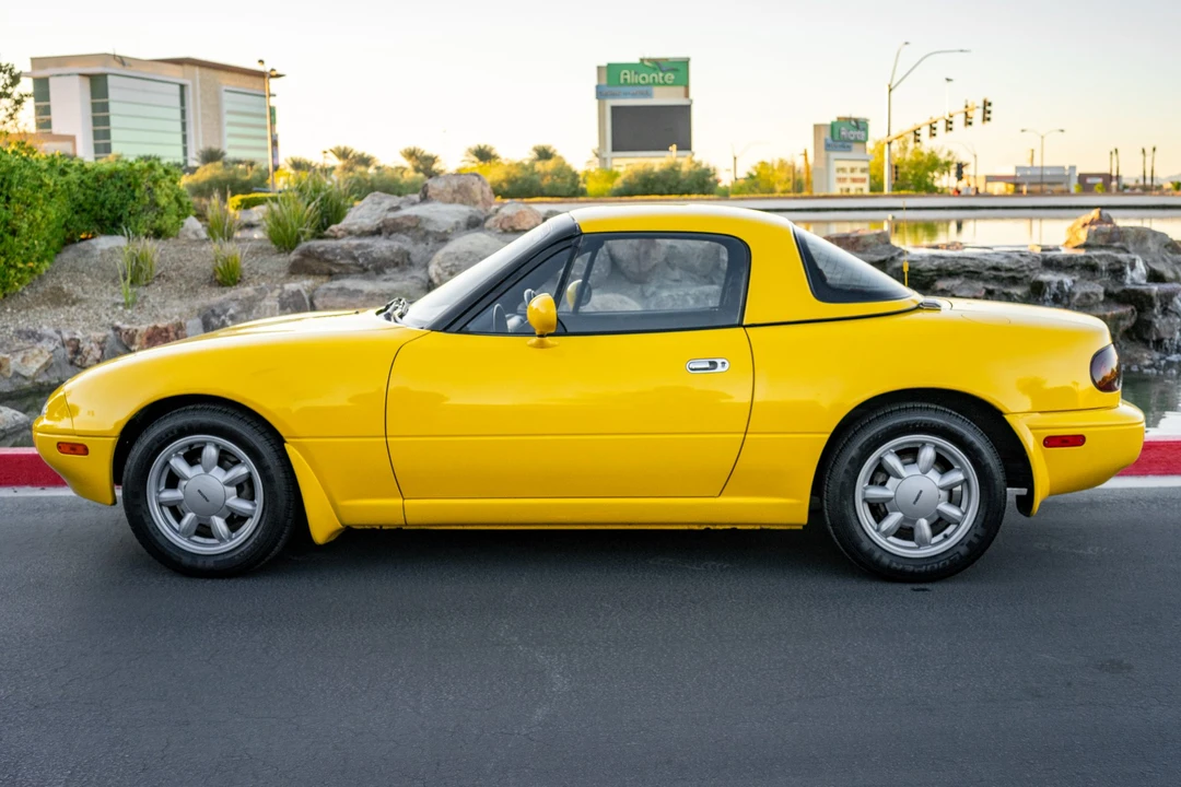 1992 Mazda NA MX-5 Miata - Image 2 of 31