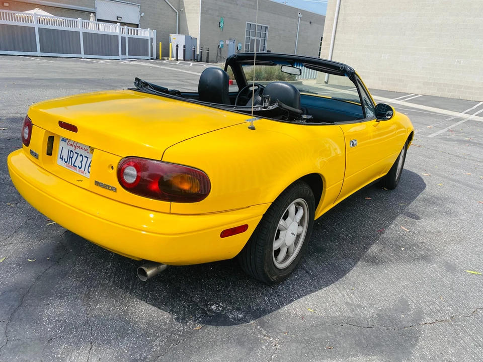 1992 Mazda NA MX-5 Miata - Image 11 of 31