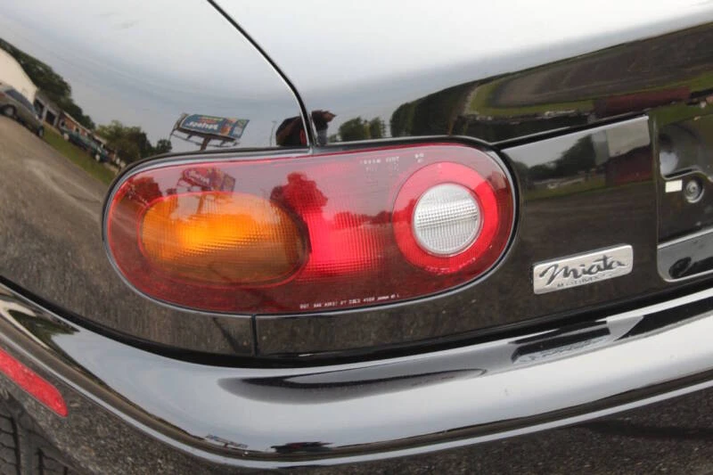 1992 Mazda NA MX-5 Miata - Image 11 of 26