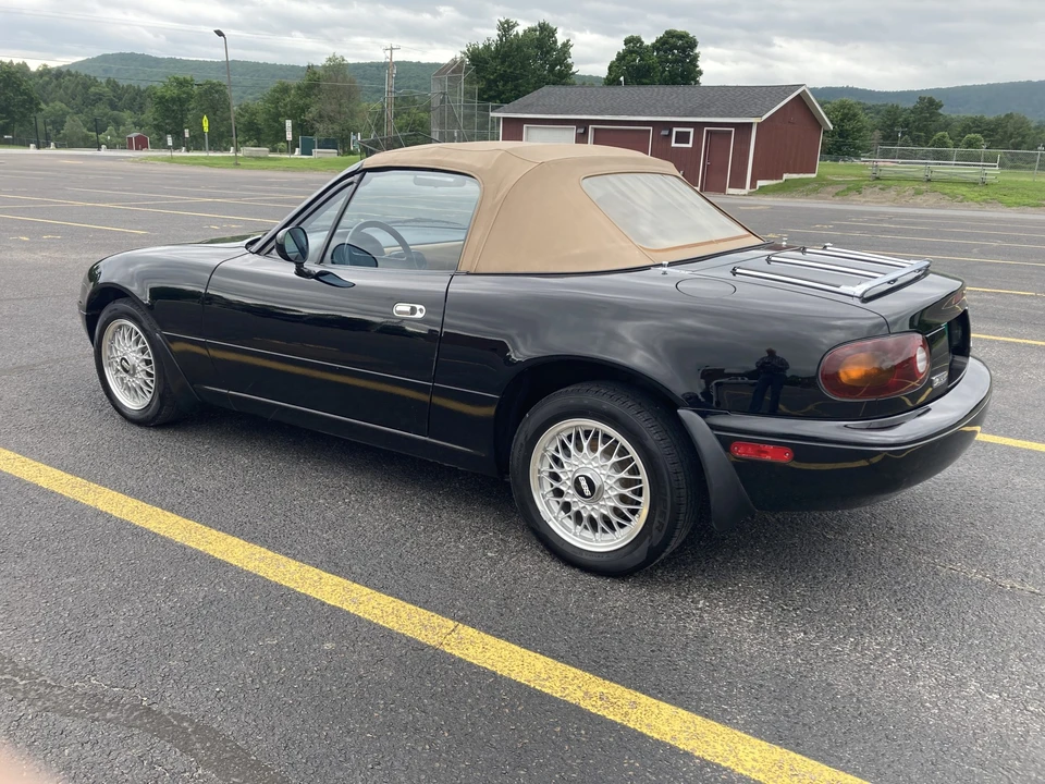 1992 Mazda NA MX-5 Miata - Image 8 of 31