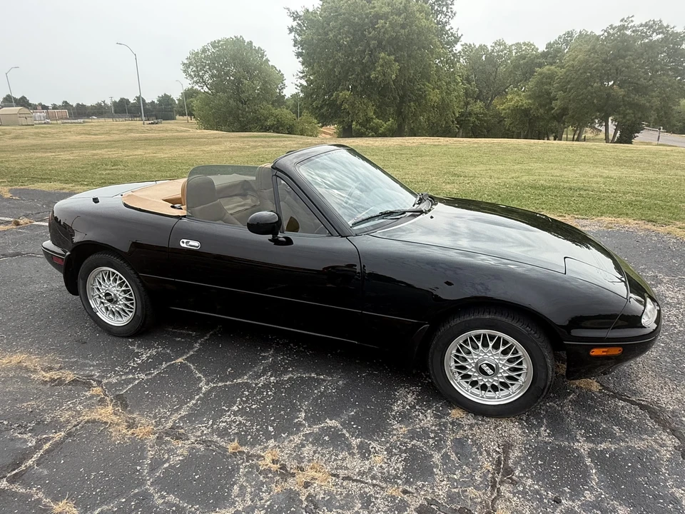 1992 Mazda NA MX-5 Miata - Image 2 of 31