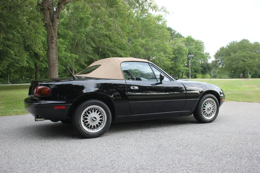 1992 Mazda NA MX-5 Miata - Image 26 of 31