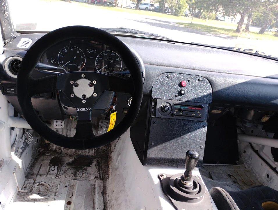 1992 Mazda NA MX-5 Miata - Image 25 of 31